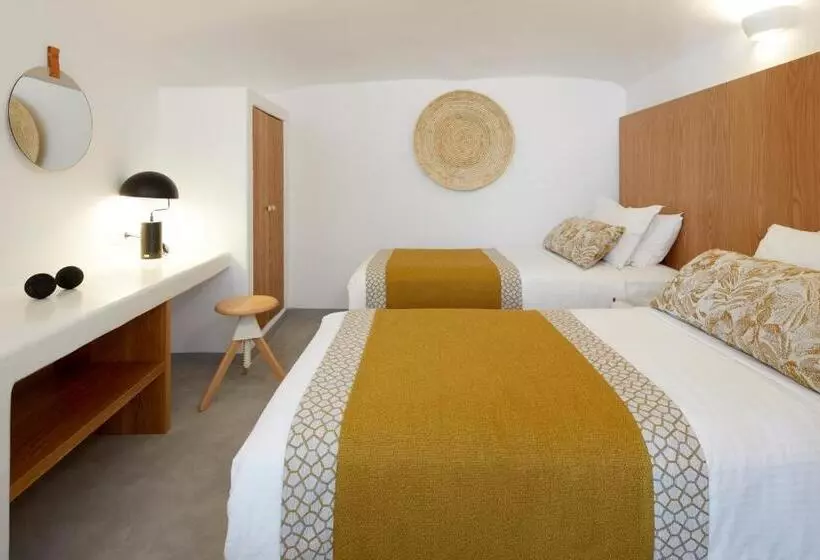 سوئیت با چشم‌انداز, Filotera Suites