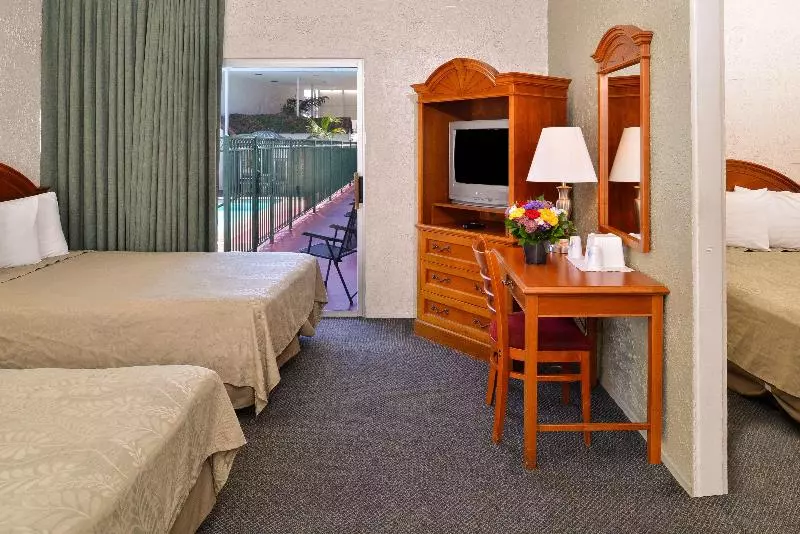 スタンダードルーム, Americas Best Value Inn Loma Lodge