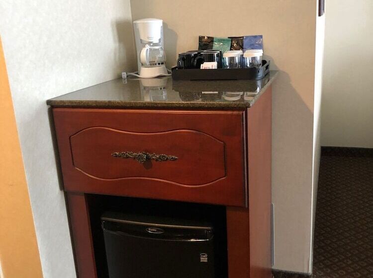 适合残疾人士使用的带双人床的标准间, Chateau Saint John Trademark Collection By Wyndham