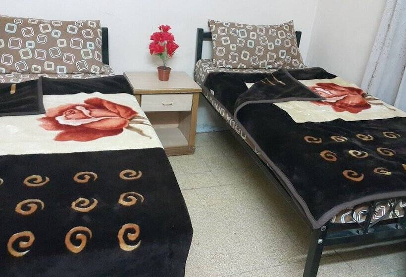 اتاق استاندارد با سرویس بهداشتی مشترک, Cliff Hostel