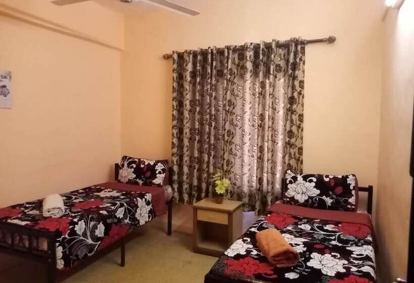 اتاق استاندارد با سرویس بهداشتی مشترک, Cliff Hostel