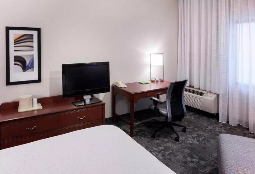 スタンダードルーム, Courtyard By Marriott Wichita East