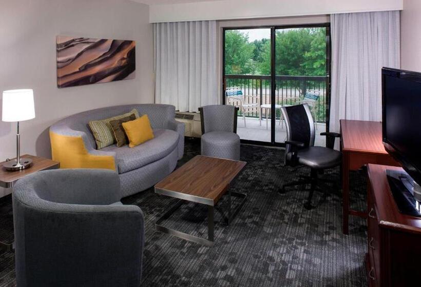 سوئیت با تخت بزرگ, Courtyard By Marriott Wichita East