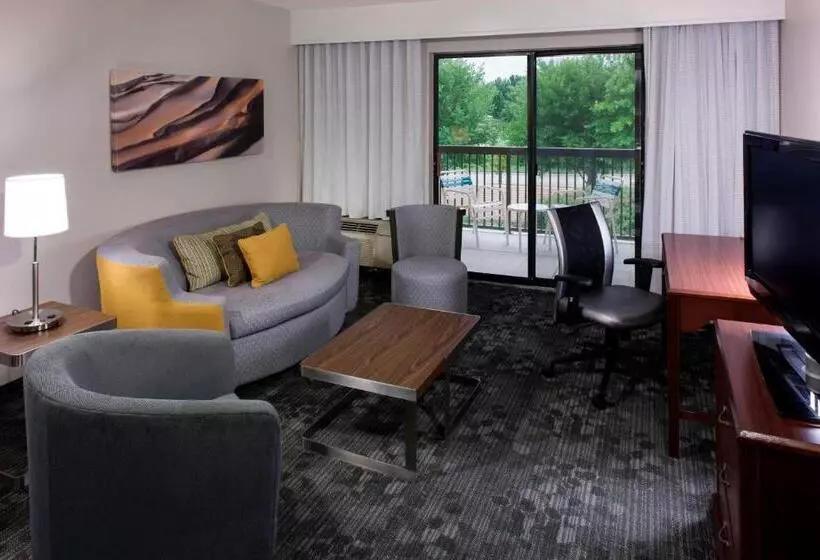 キングサイズベッドのスイートルーム, Courtyard By Marriott Wichita East