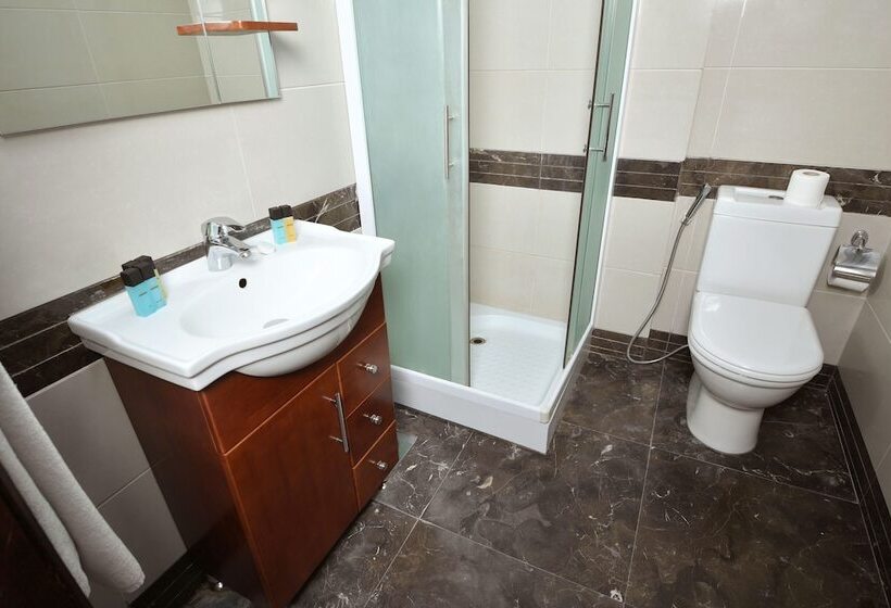 سوییت خانوادگی, Hollywood Inn Boutique