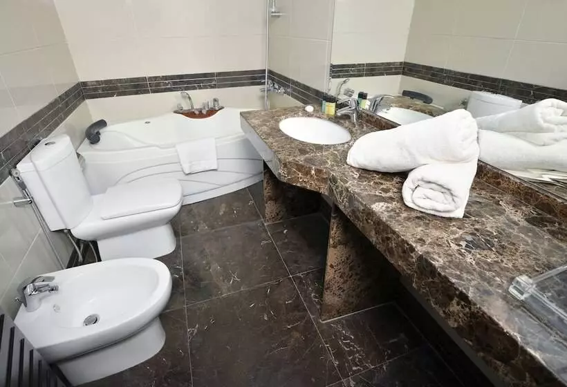 سوییت خانوادگی, Hollywood Inn Boutique