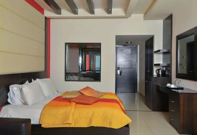 سوییت جونیور با چشم‌انداز دریا, Hollywood Inn Boutique
