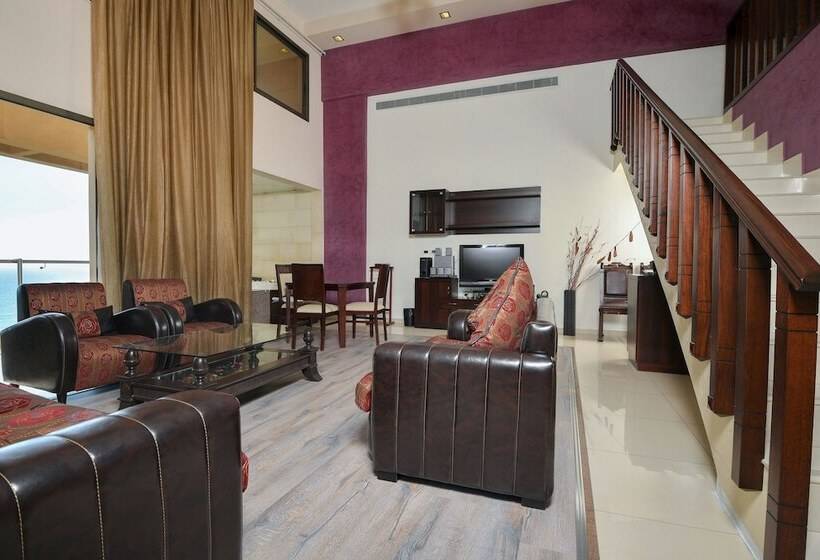 سوئیت رویال, Hollywood Inn Boutique