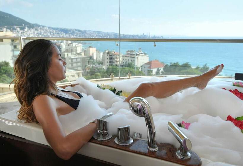 سوییت سینیور با چشم‌انداز دریا, Hollywood Inn Boutique