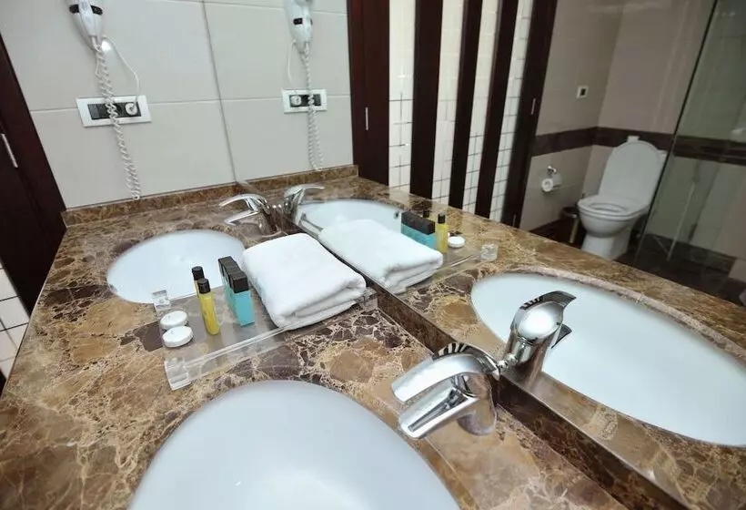 سوییت سینیور با چشم‌انداز دریا, Hollywood Inn Boutique