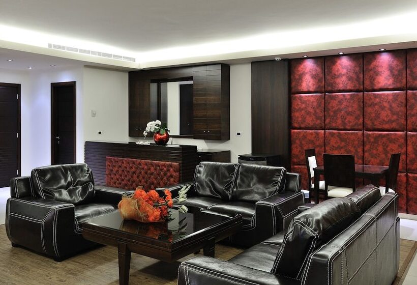 سوییت سینیور با چشم‌انداز دریا, Hollywood Inn Boutique