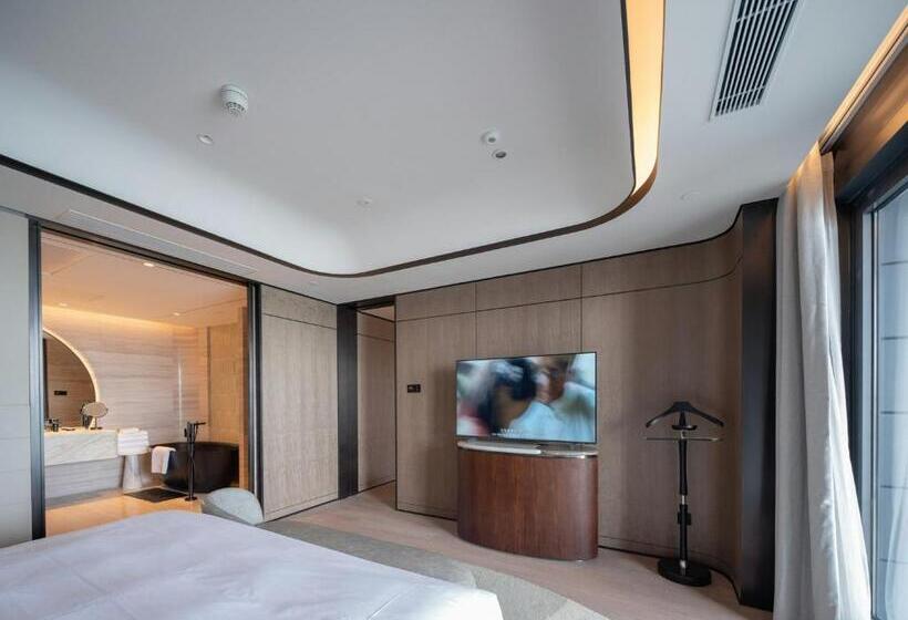 Balkonlu Premium Oda, Intercontinental Shanghai Harbour City, An Ihg