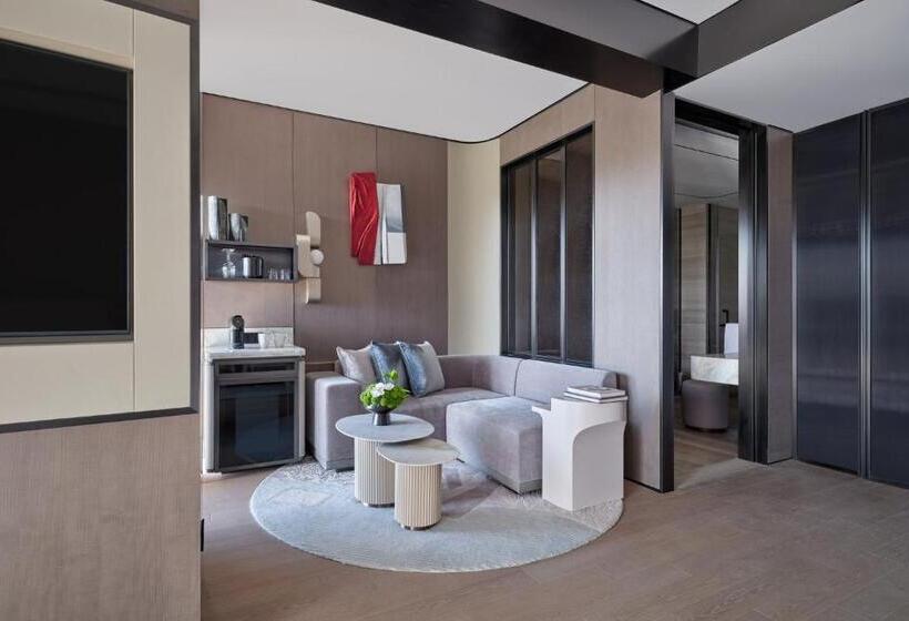 اتاق استاندارد با چشم‌انداز دریاچه, Intercontinental Shanghai Harbour City, An Ihg