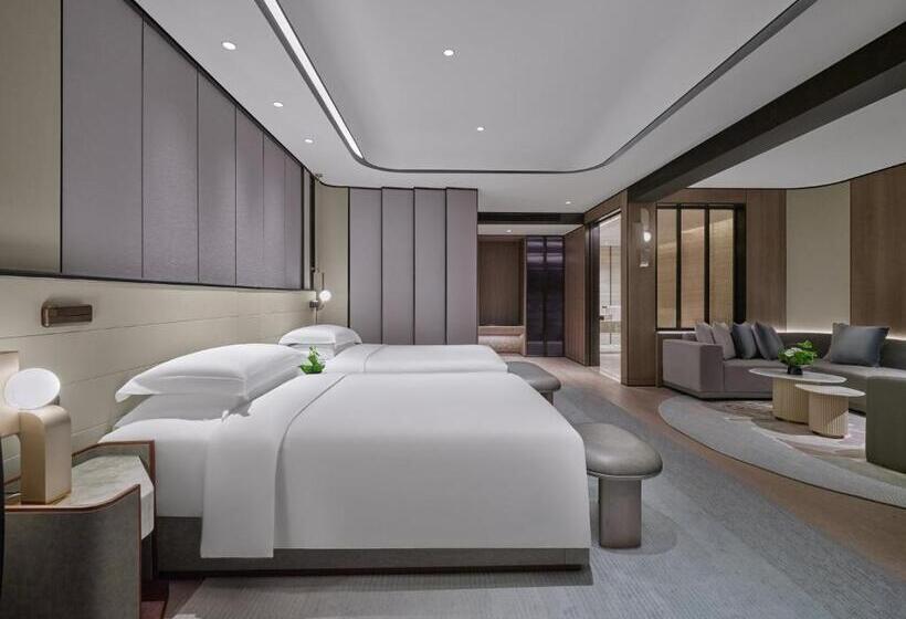 اتاق استاندارد با چشم‌انداز دریاچه, Intercontinental Shanghai Harbour City, An Ihg