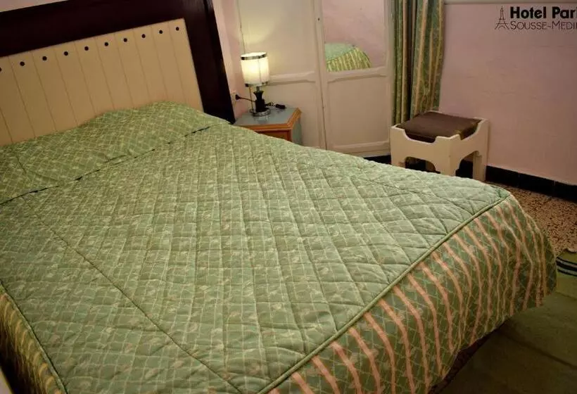 اتاق استاندارد با سرویس بهداشتی مشترک, Paris