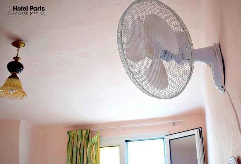 اتاق استاندارد سه تخته با سرویس بهداشتی مشترک, Paris