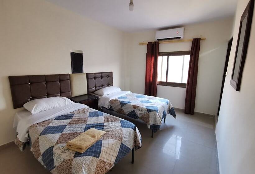 اتاق استاندارد, Petra Gate