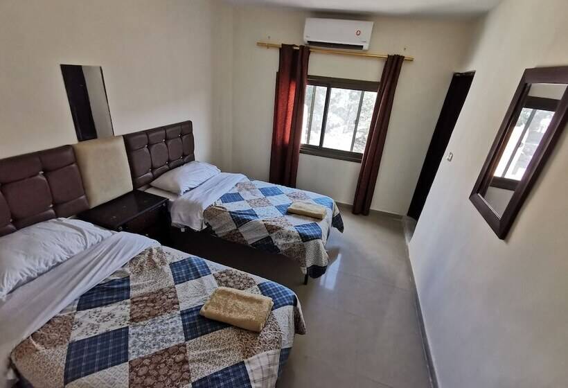 اتاق استاندارد, Petra Gate