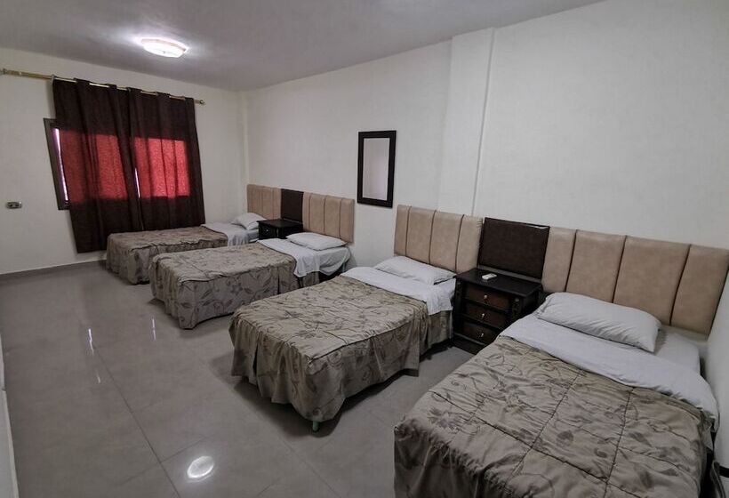 اتاق استاندارد سه نفره, Petra Gate