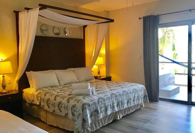 سوئیت با تخت بزرگ, Playa La Media Luna
