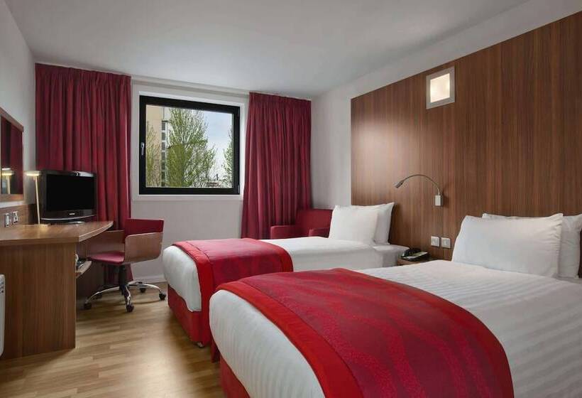 غرفة قياسية ثلاثية, Ramada Encore Newcastle Gateshead