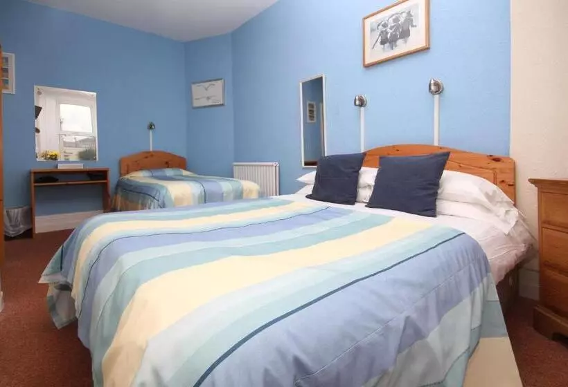 Standard Kolmen Hengen Huone, Surfside Stop