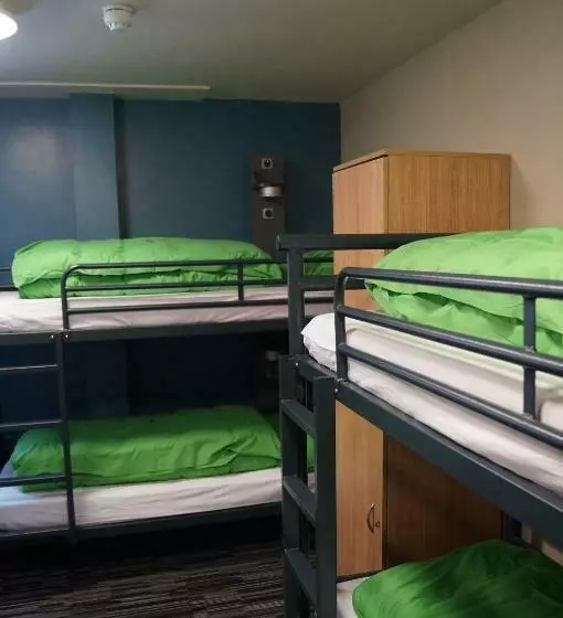اتاق استاندارد چهارنفره با سرویس بهداشتی مشترک, Yha Cambridge