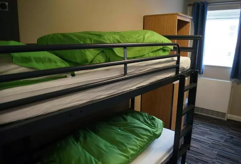 Bed in Shared Room with Shared Bathroom, Yha Cambridge