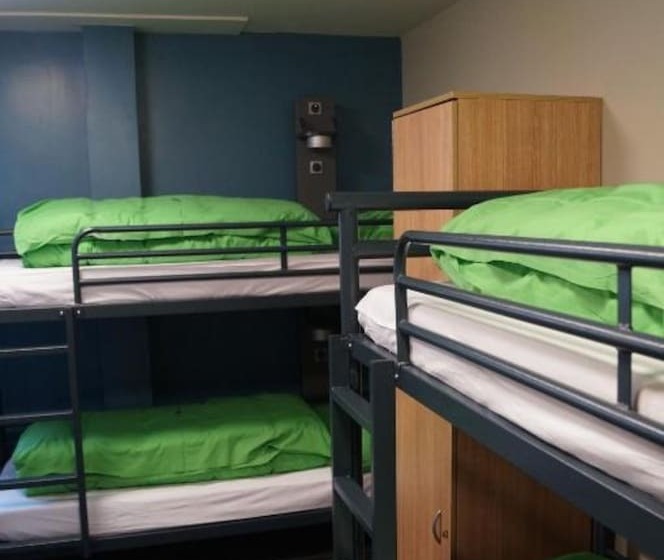 공용 욕실 구비 공동 객실 내의 침대, Yha Cambridge