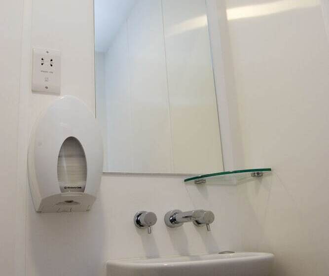 Номер Стандарт, Yha London Central