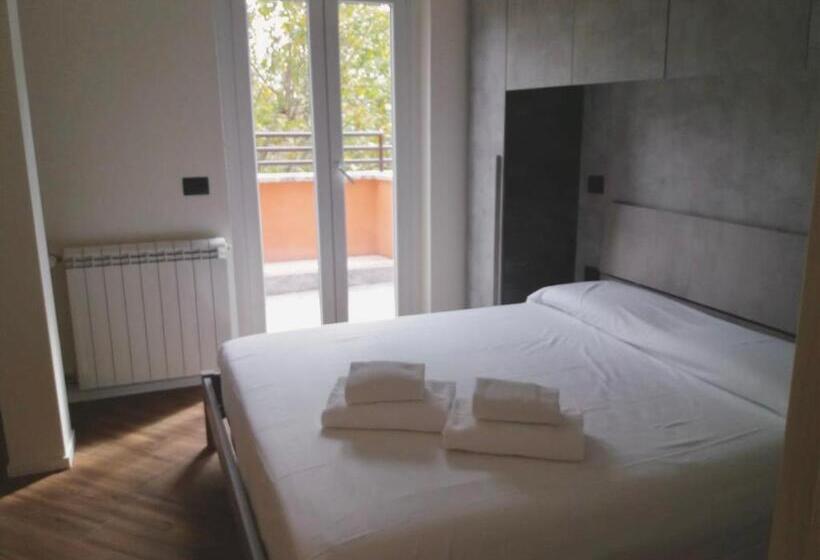 خانه 1 خوابه, Pigneto Square Home