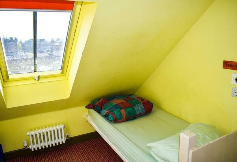 标准三人间, Castle Rock Hostel   Adults Only