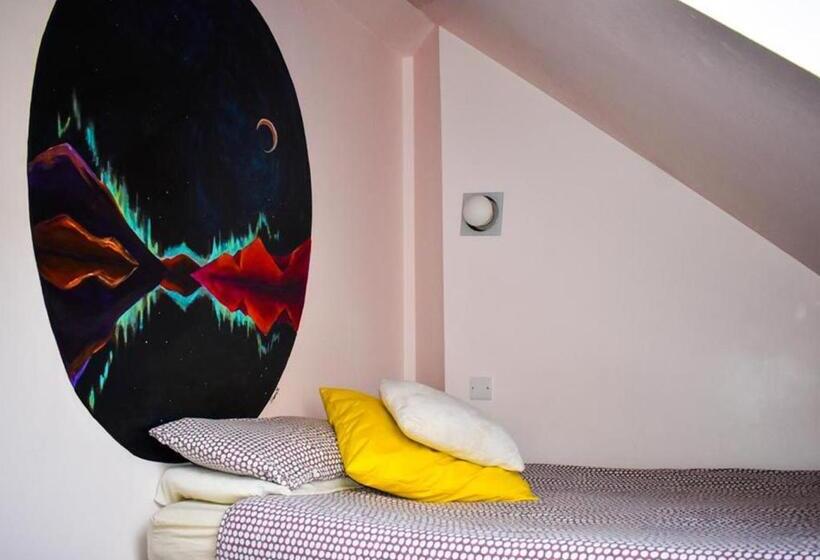 Номер Базовый Совметсный Санузел, Castle Rock Hostel   Adults Only