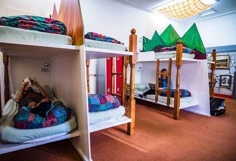 共用房间的床, Castle Rock Hostel   Adults Only