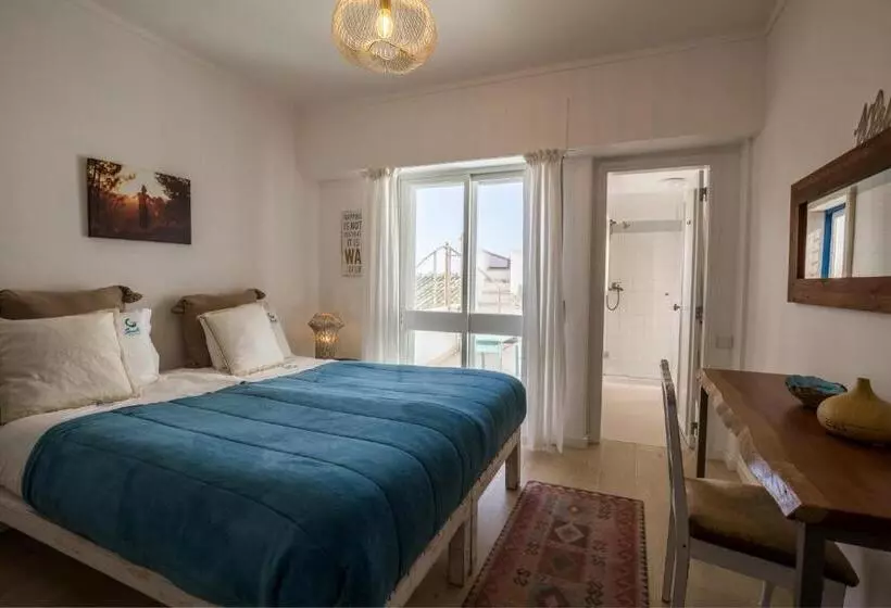 Deluxe-huone Sivuttainen Merinäkymä, Sandhi House Yoga & Wellness