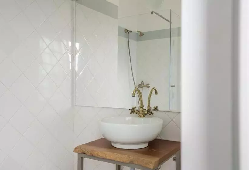 Deluxe-huone Parveke, Sandhi House Yoga & Wellness