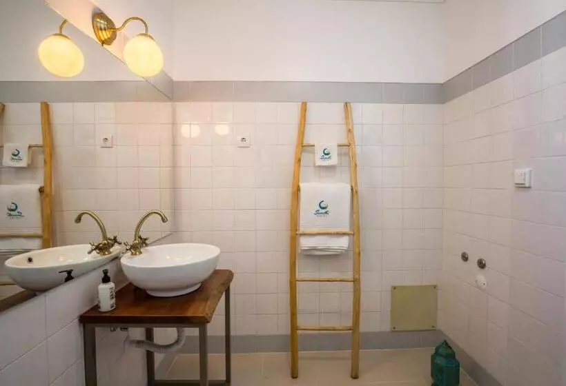 Standard-huone Jaettu Kylpyhuone, Sandhi House Yoga & Wellness