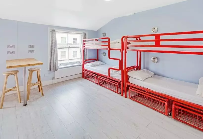 تختخواب در اتاق مشترک, Astor Kensington Hostel