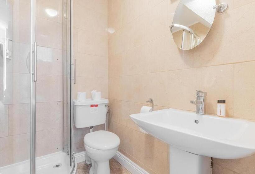 חדר בסיסי, Brooklands