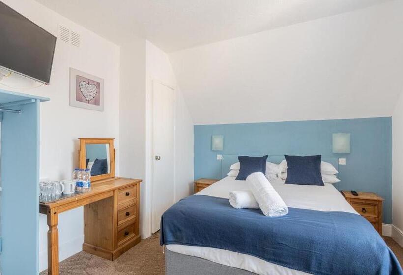 חדר סטנדרט לשלושה, Brooklands