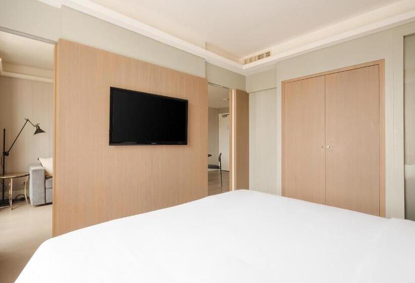 キングサイズベッドのスイートルーム, Sonder L Edmond Parc Monceau