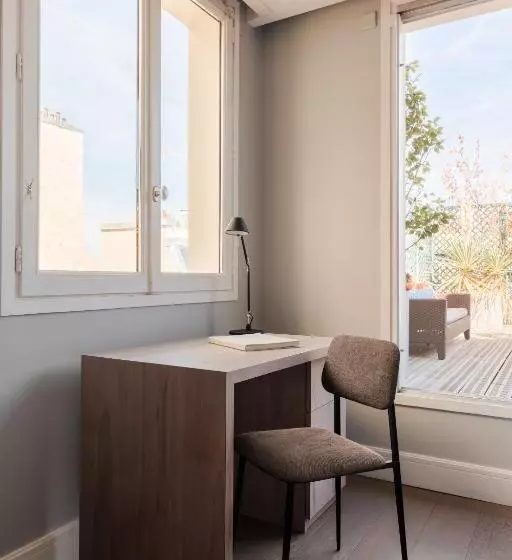 デラックススタジオ, Sonder L Edmond Parc Monceau