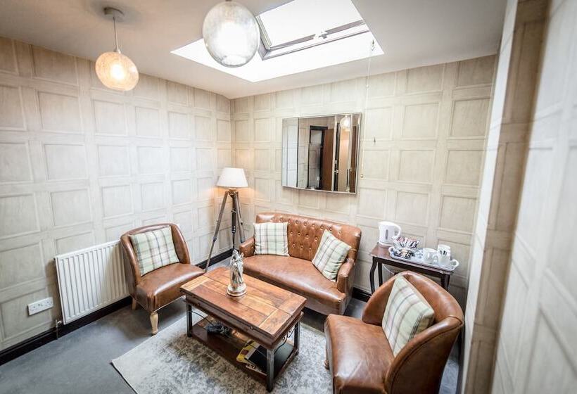 行政房间, Rosehill House