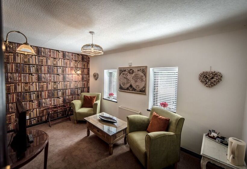 行政房间, Rosehill House