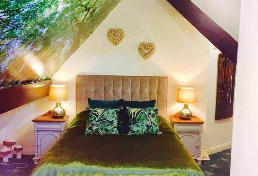 行政房间, Rosehill House