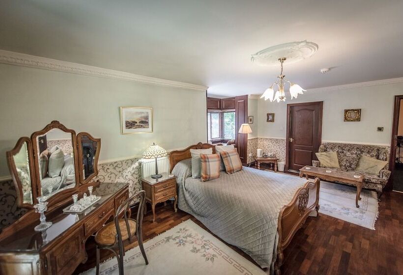 行政房间, Rosehill House