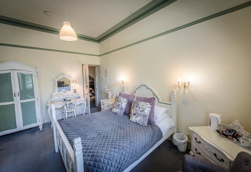 Номер Стандарт, Rosehill House