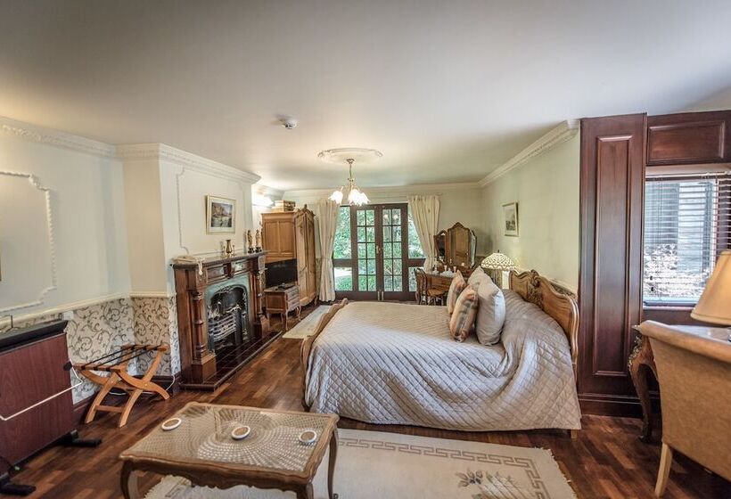 行政房间, Rosehill House