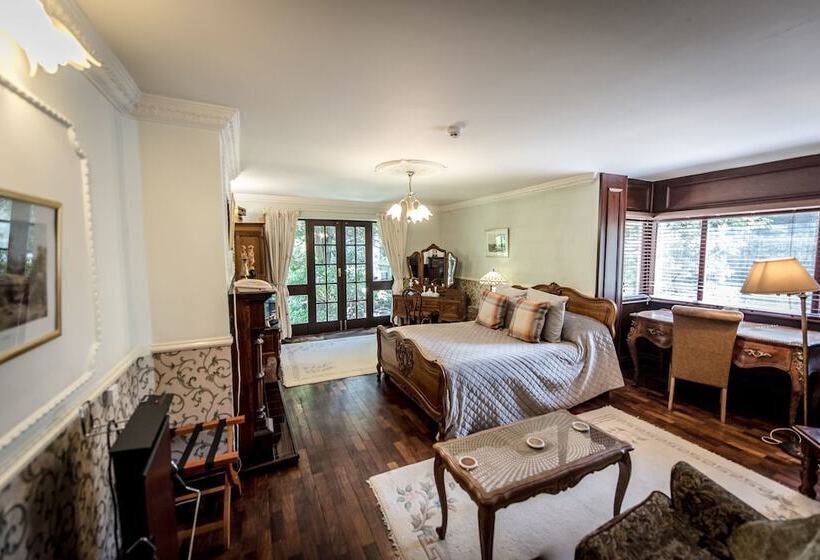 行政房间, Rosehill House