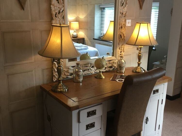 行政房间, Rosehill House